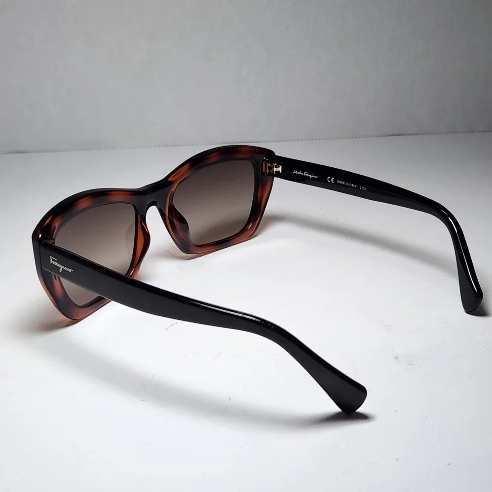 Salvatore Ferragamo SF958S 214 Women's Sunglasses Tortoise Brown 55-19-135 Italy